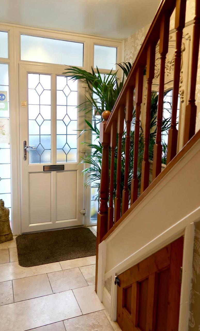 Sw Bed & Breakfast Swindon Kültér fotó